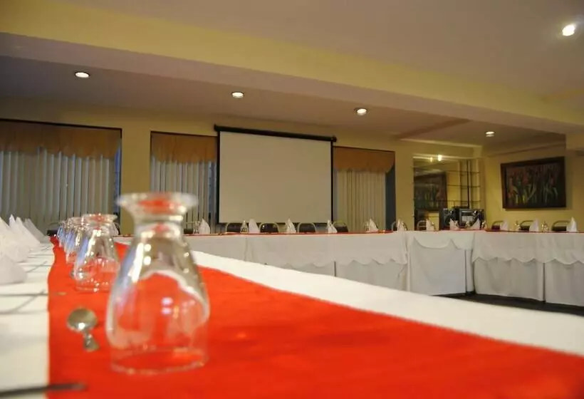 Aparthotel La Cordillera