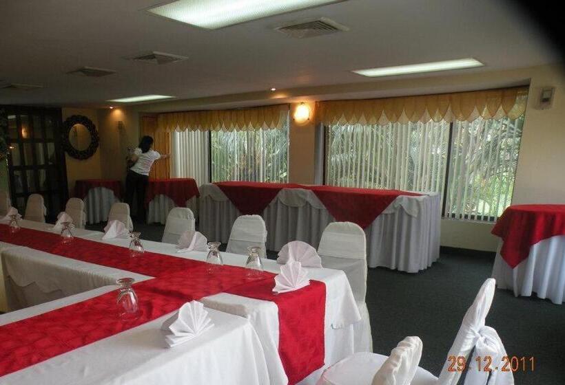 Aparthotel La Cordillera