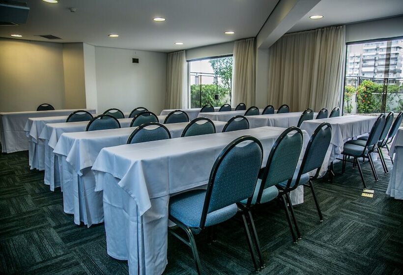 酒店 Cosmopolitan Praia Flat