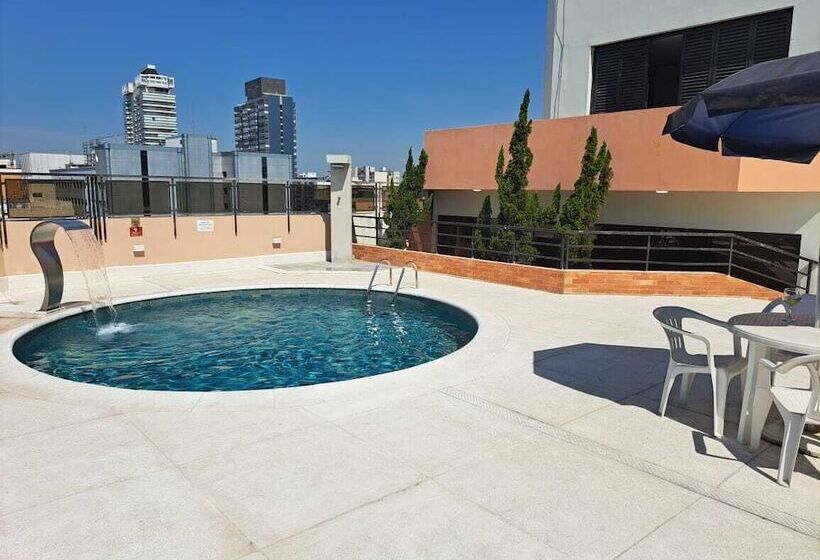 酒店 Cosmopolitan Praia Flat