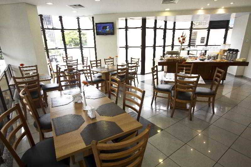 酒店 Cosmopolitan Praia Flat