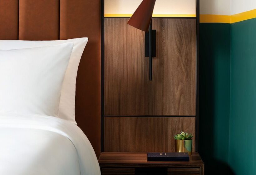 Отель Duo Milan Porta Nuova, A Tribute Portfolio