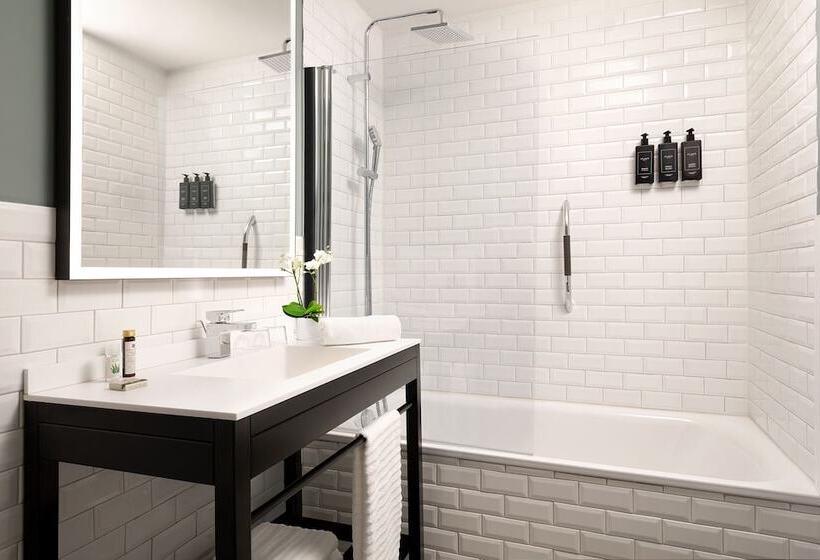 Отель Duo Milan Porta Nuova, A Tribute Portfolio