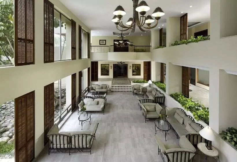 Отель Estelar Altamira