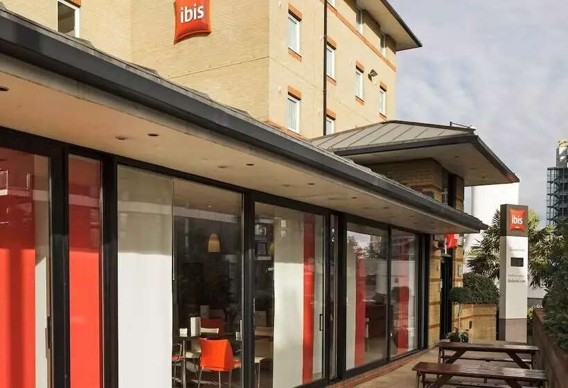 Отель Ibis London Docklands Canary Wharf
