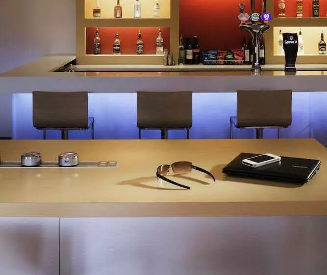 Отель Ibis London Docklands Canary Wharf