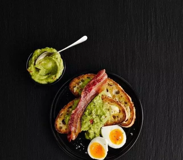 Отель Ibis London Docklands Canary Wharf