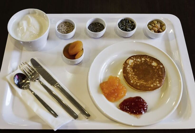 בית מלון כפרי Ibis Porto Sul Europarque