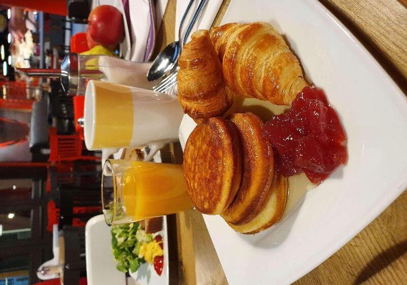 בית מלון כפרי Ibis Warszawa Centrum