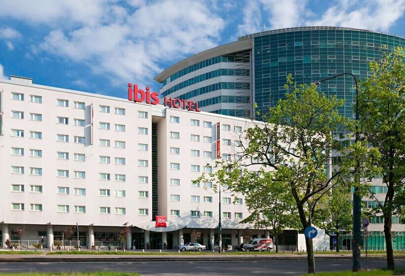 בית מלון כפרי Ibis Warszawa Centrum