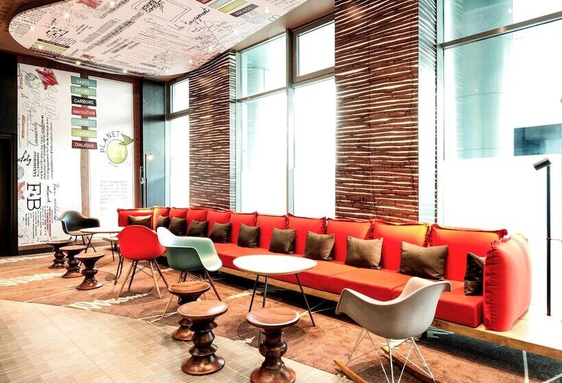 בית מלון כפרי Ibis Warszawa Centrum