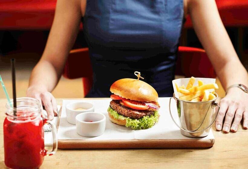 בית מלון כפרי Ibis Warszawa Centrum