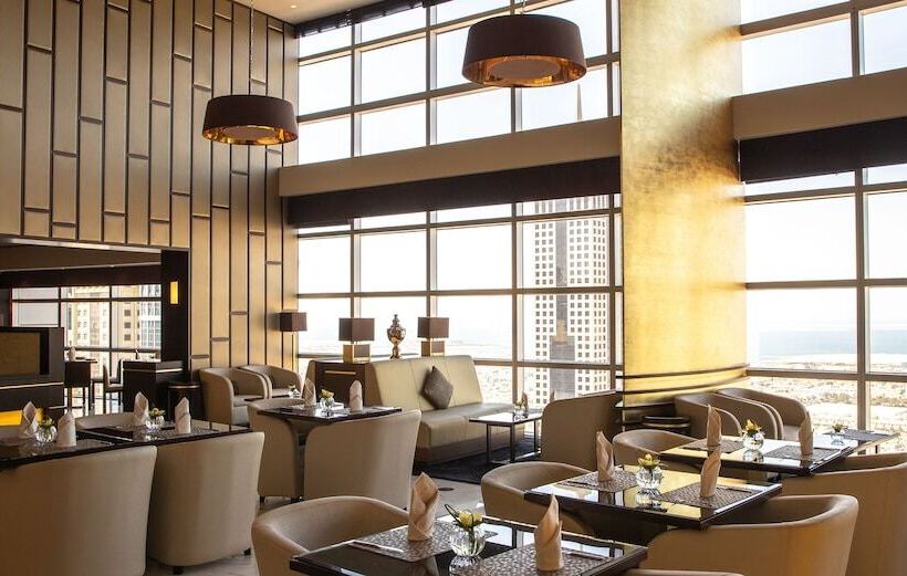 Отель Jumeirah Emirates Towers Dubai