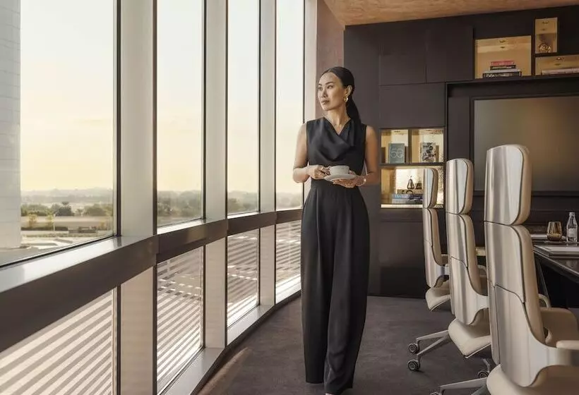 هتل Jumeirah Emirates Towers Dubai