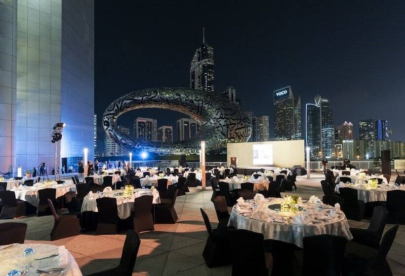 Отель Jumeirah Emirates Towers Dubai