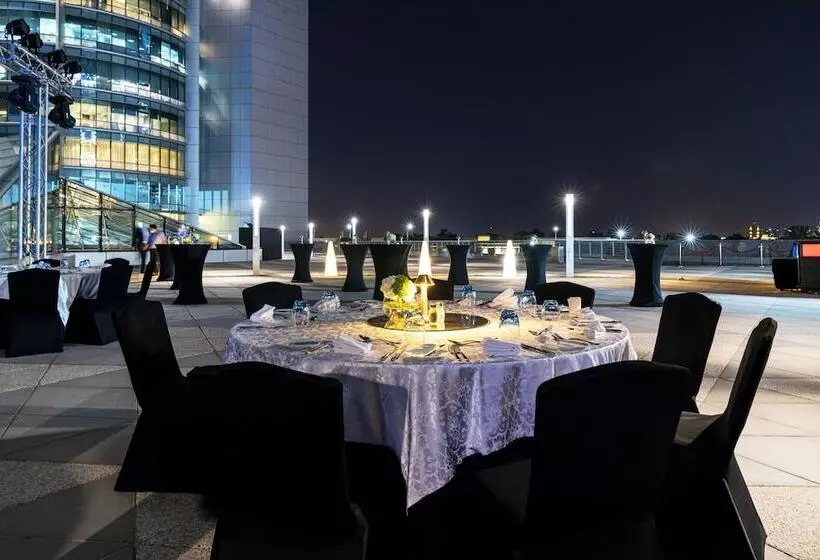 هتل Jumeirah Emirates Towers Dubai