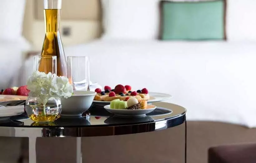 هتل Jumeirah Emirates Towers Dubai