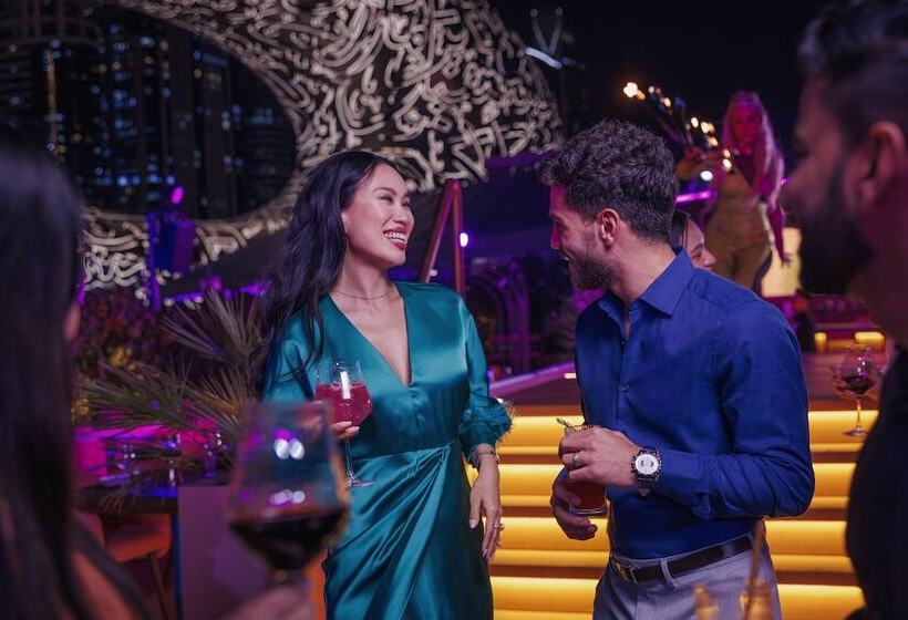 Отель Jumeirah Emirates Towers Dubai