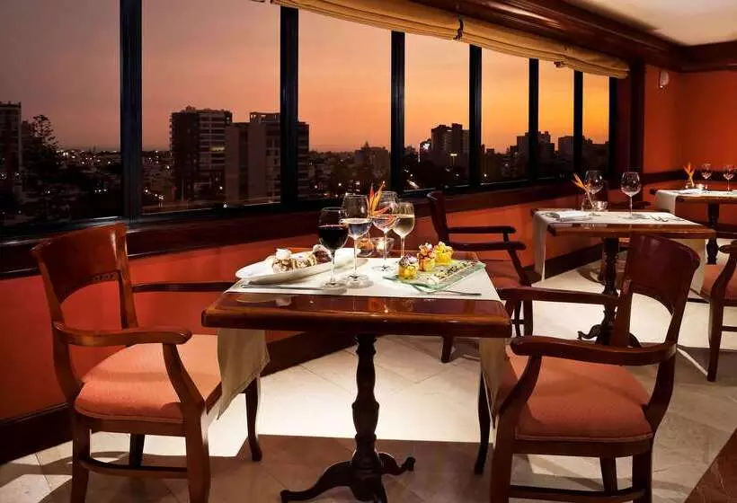 Отель Melia Lima