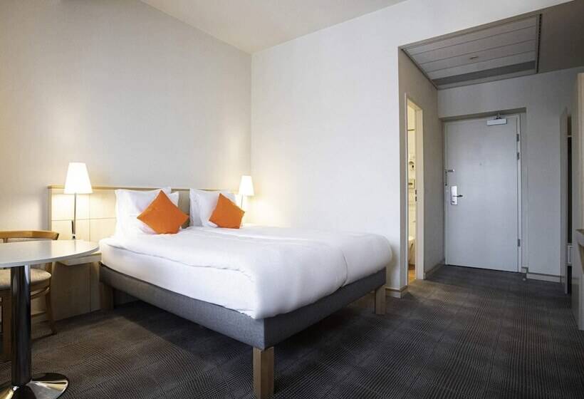 בית מלון כפרי Mövenpick Budapest Centre