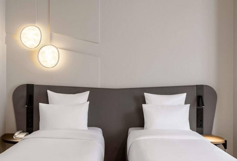 בית מלון כפרי Mövenpick Budapest Centre