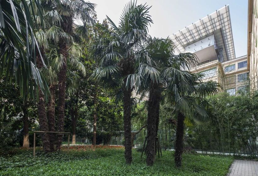 هتل NH Torino Lingotto Congress