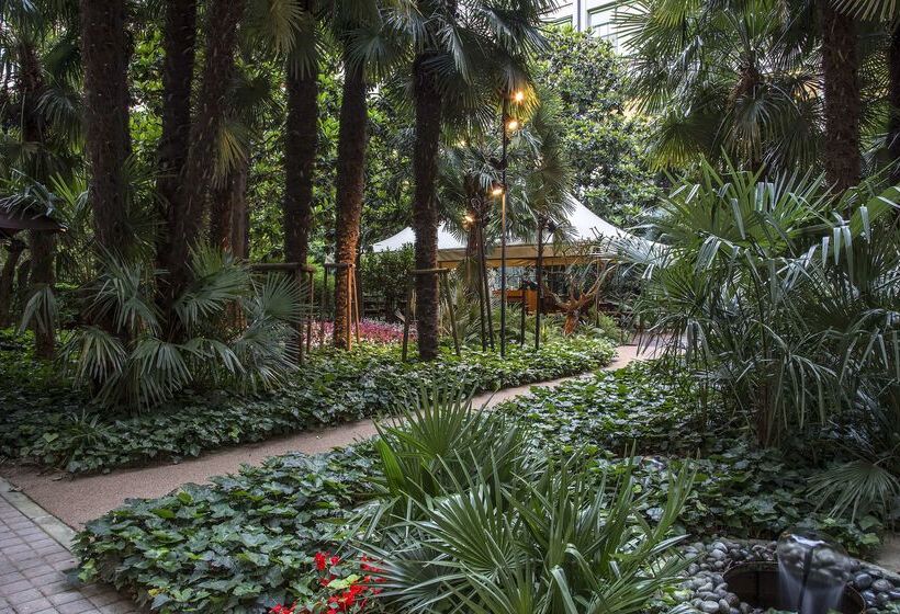 هتل NH Torino Lingotto Congress