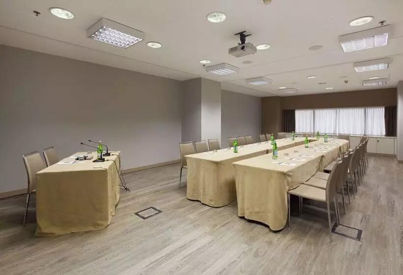 Hotelli NH Torino Lingotto Congress