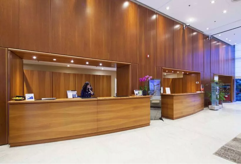 Hotelli NH Torino Lingotto Congress