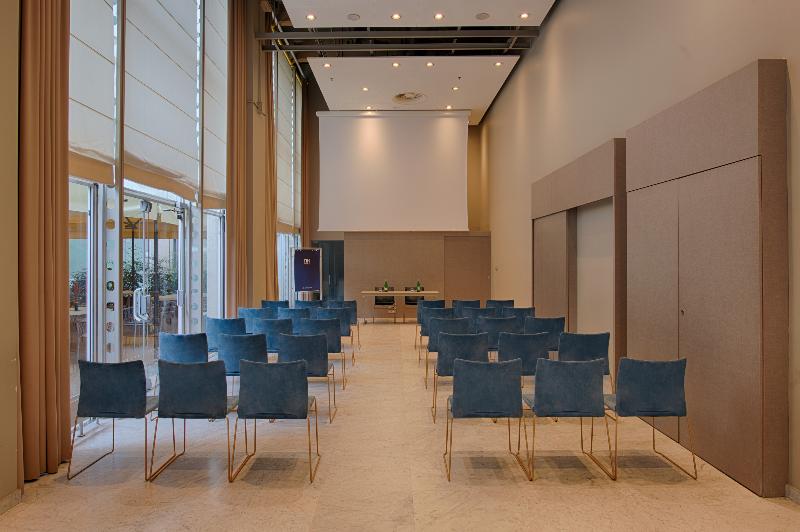 هتل NH Torino Lingotto Congress