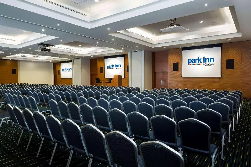 Radisson Hotel And Conference Centre London Heathrow