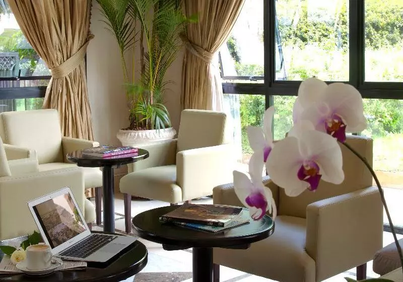 ホテル Intercity The Universe Paulista