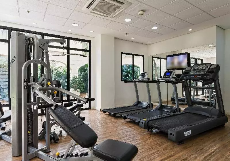 ホテル Intercity The Universe Paulista