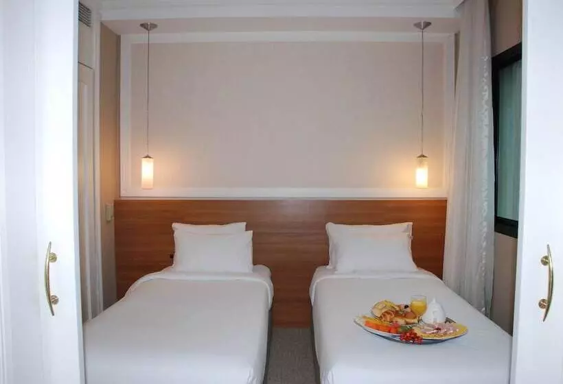 ホテル Intercity The Universe Paulista