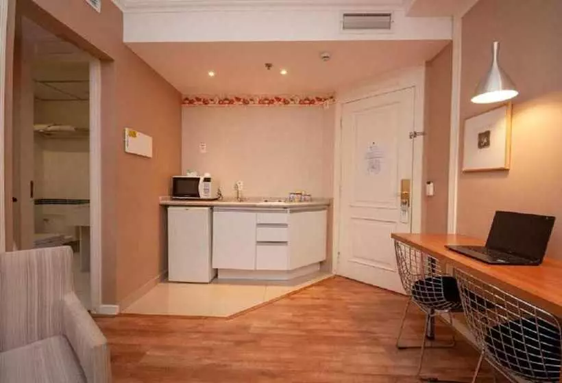 ホテル Intercity The Universe Paulista