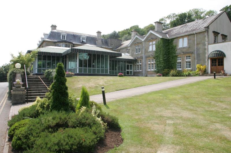 리조트 The Manor House At Celtic Manor