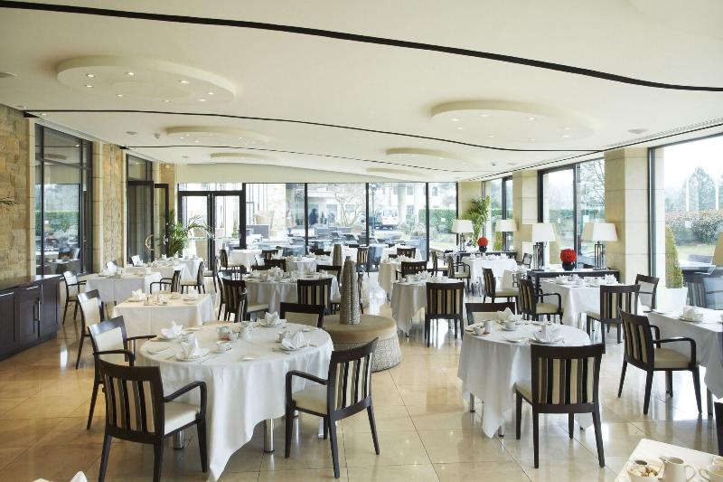 리조트 The Manor House At Celtic Manor