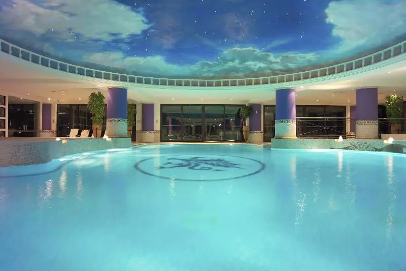 אתר נופש The Manor House At Celtic Manor