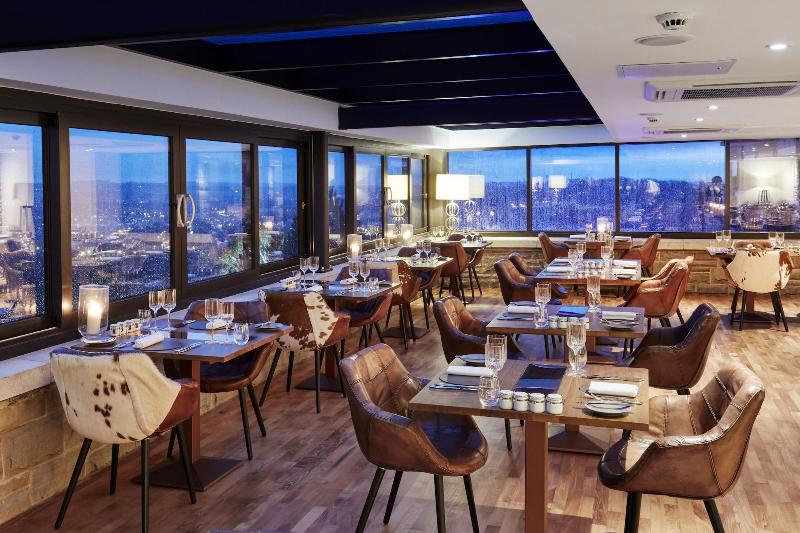 리조트 The Manor House At Celtic Manor