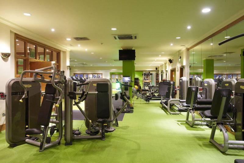 리조트 The Manor House At Celtic Manor