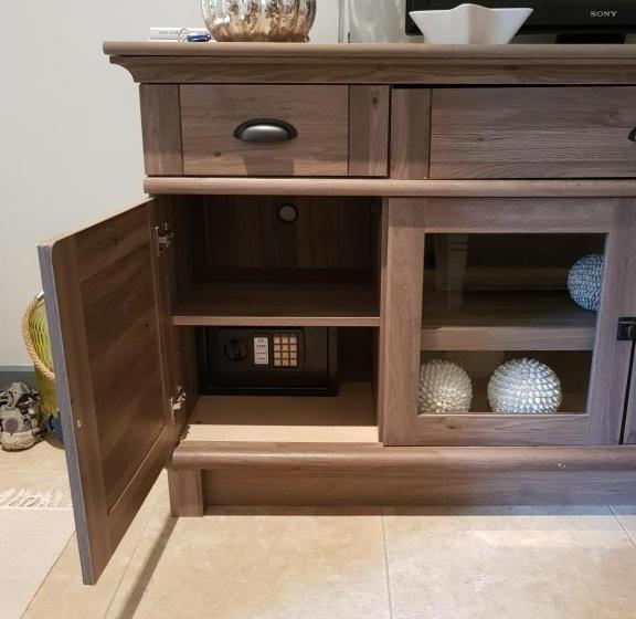 Brownes Condominium 1