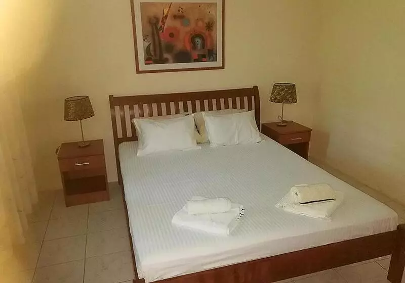 Majatalo Apartmani I Sobe Goca