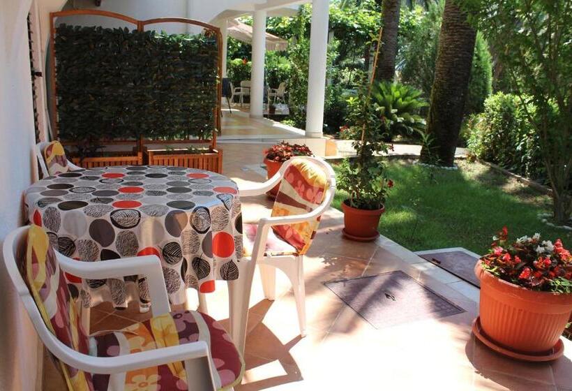 پانسیون Apartmani I Sobe Goca