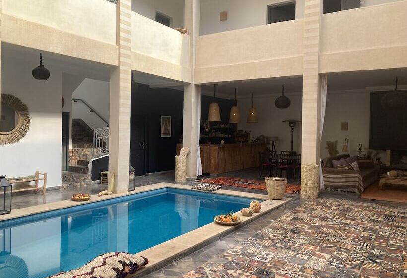 پانسیون Le Patio Du Lac