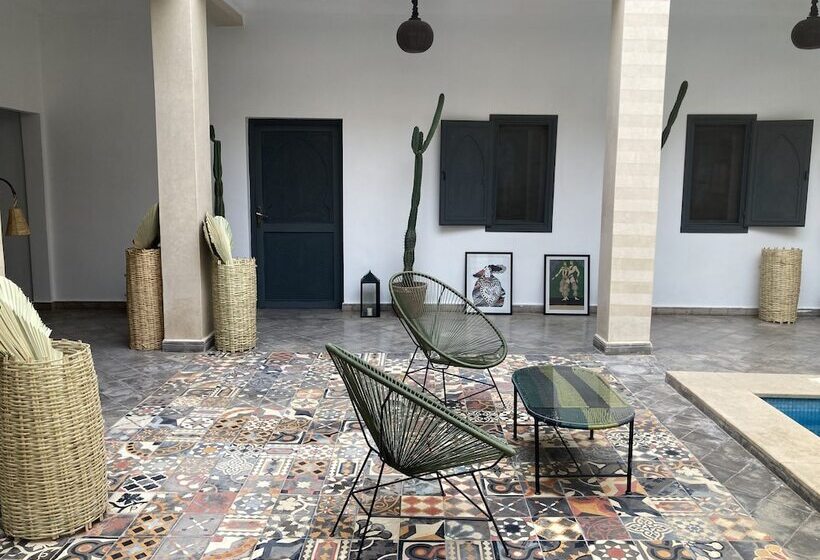 پانسیون Le Patio Du Lac