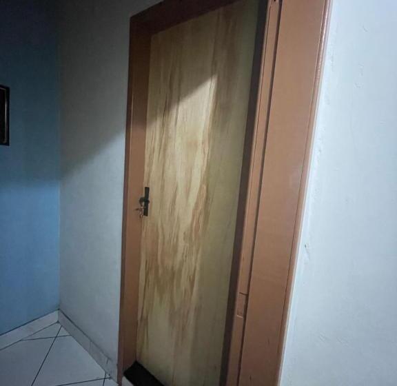 Pension (Hôtel basse catégorie) Renan Suítes