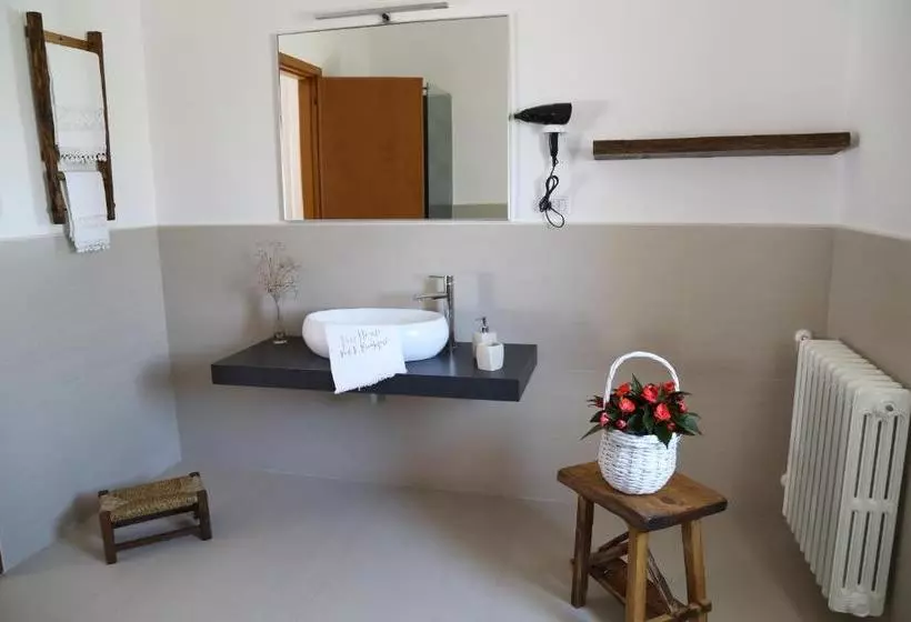 Aamiaismajoitus (B&B) Virò House