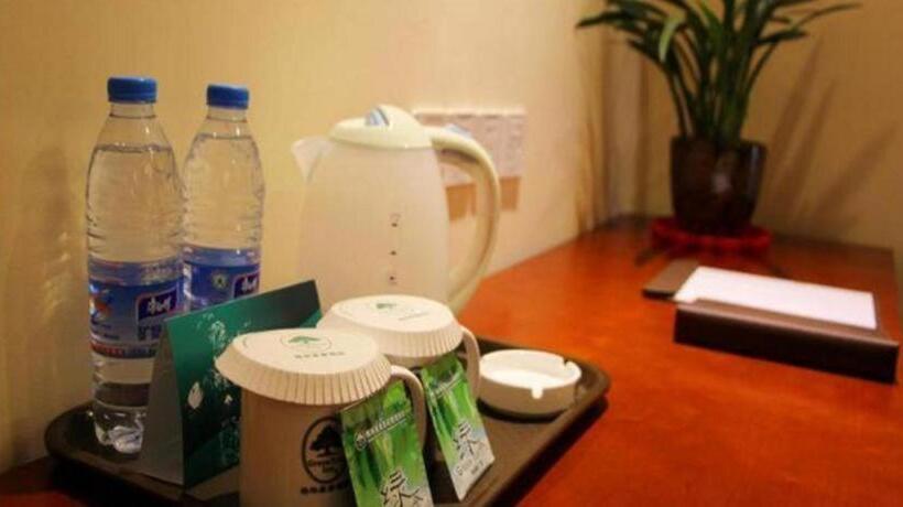 호텔 Greentree Inn Yangzhou West Passenger Station Baixiang Road Express