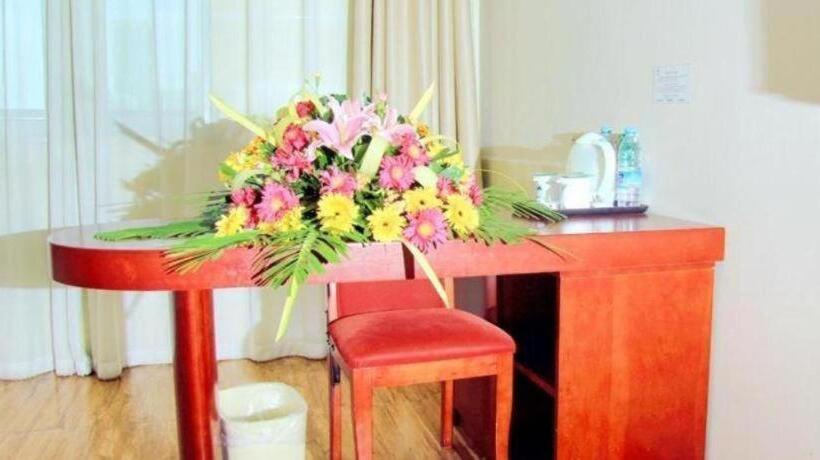 호텔 Greentree Inn Yangzhou West Passenger Station Baixiang Road Express