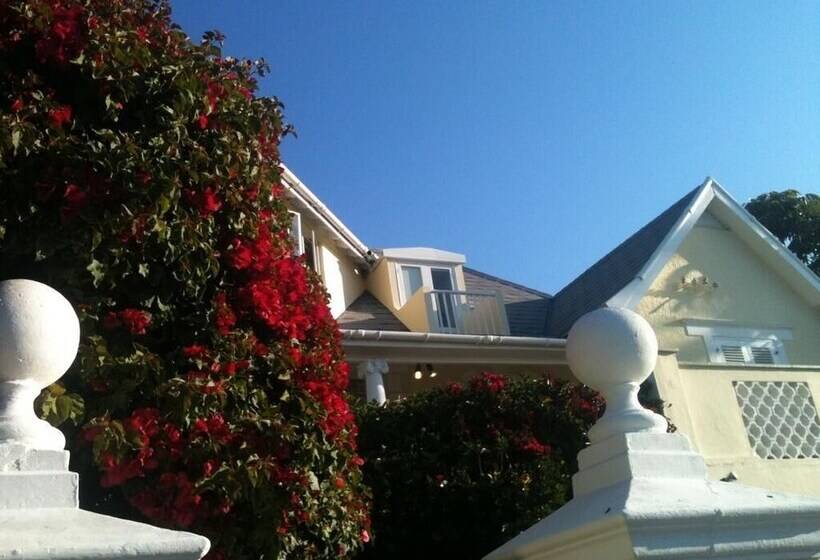 پانسیون Cheviot Place Guest House